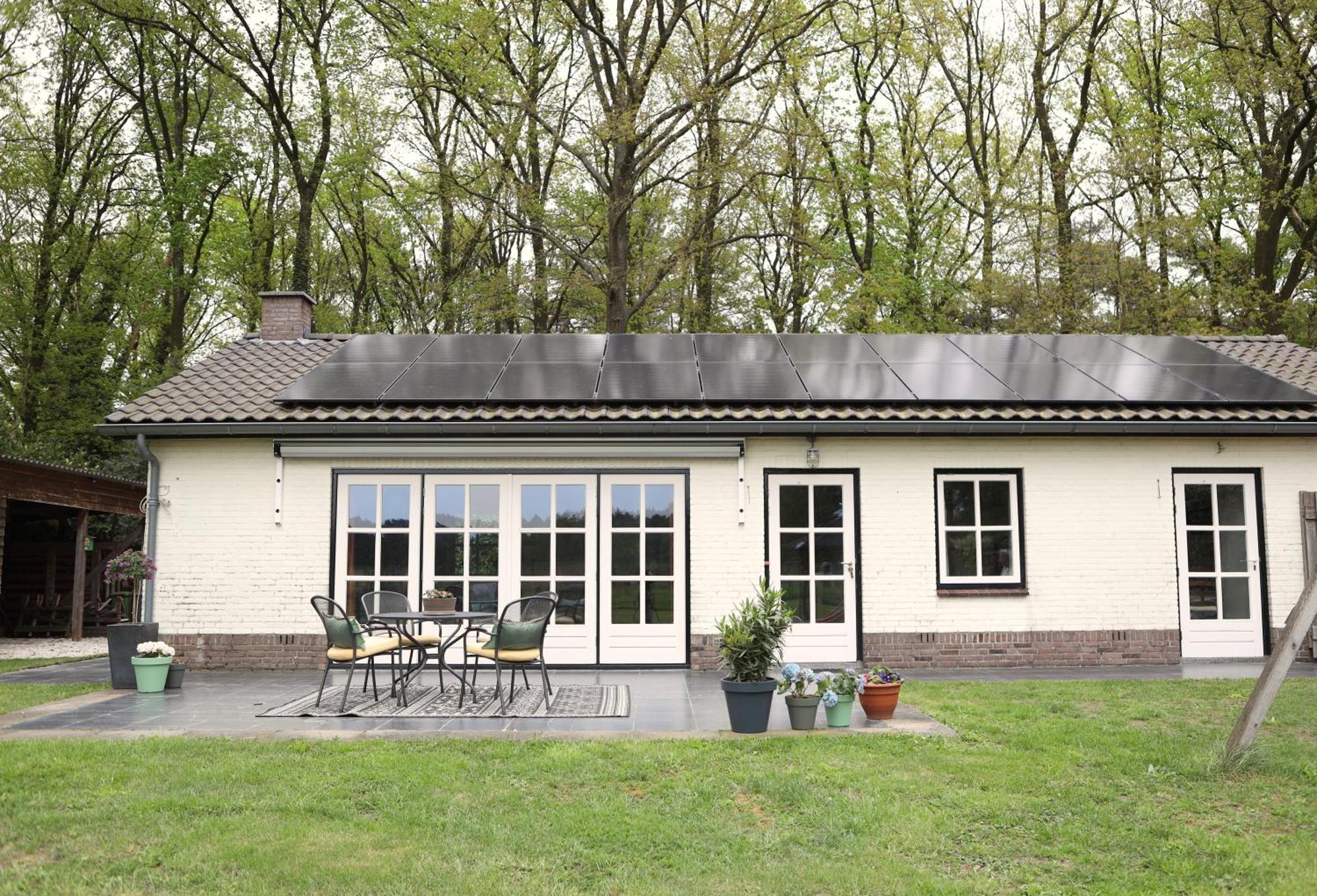 Guesthouse Oeyenbos Knegsel Bagian luar foto